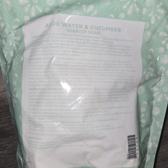 Scentsy Aloe Water & Cucumber Bath Soak - Green - Picture 2 of 2